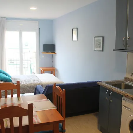 Claudi トッサ・デ・マール